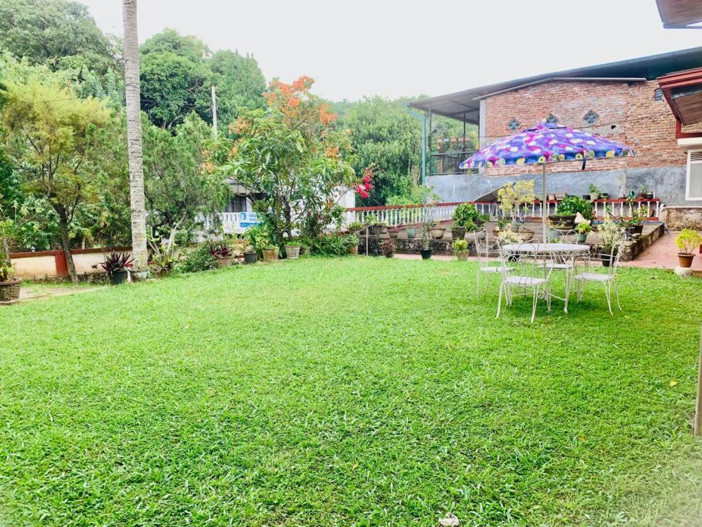 No 06 Veediya Bandara Lane Bahirawakanda Kandy Exterior foto