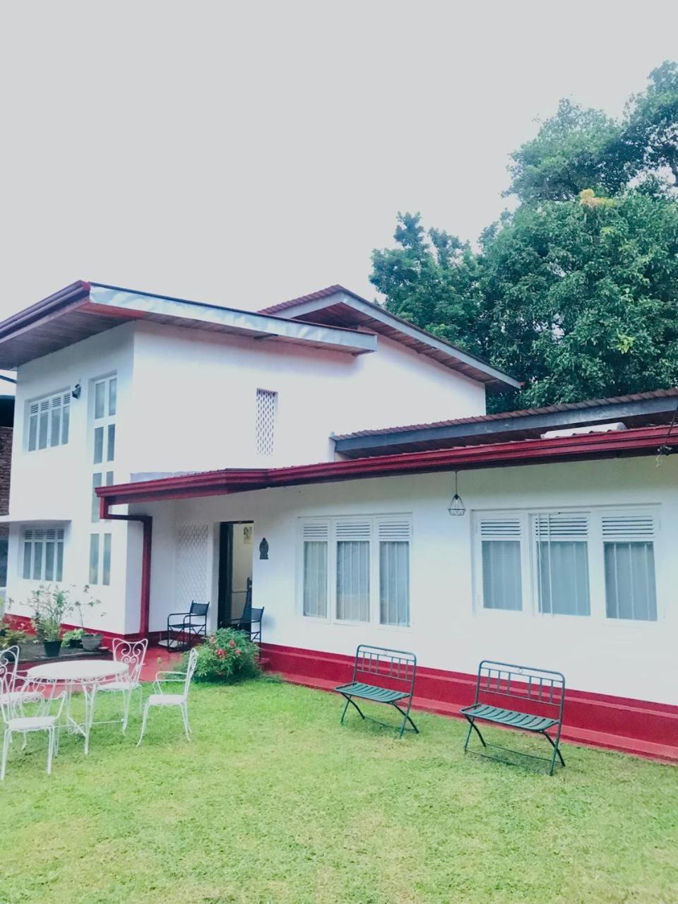 No 06 Veediya Bandara Lane Bahirawakanda Kandy Exterior foto